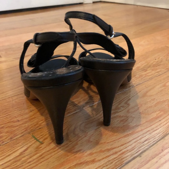 Moschino sz40 black leather flower sling back - Picture 2 of 6